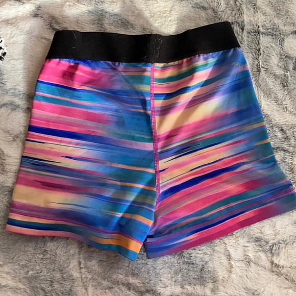 Nike dri fit shorts - Picture 2 of 4